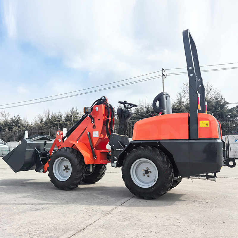 Компактный колесный погрузчик