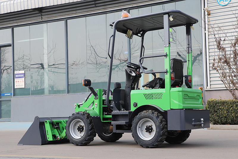 Компактный колесный погрузчик