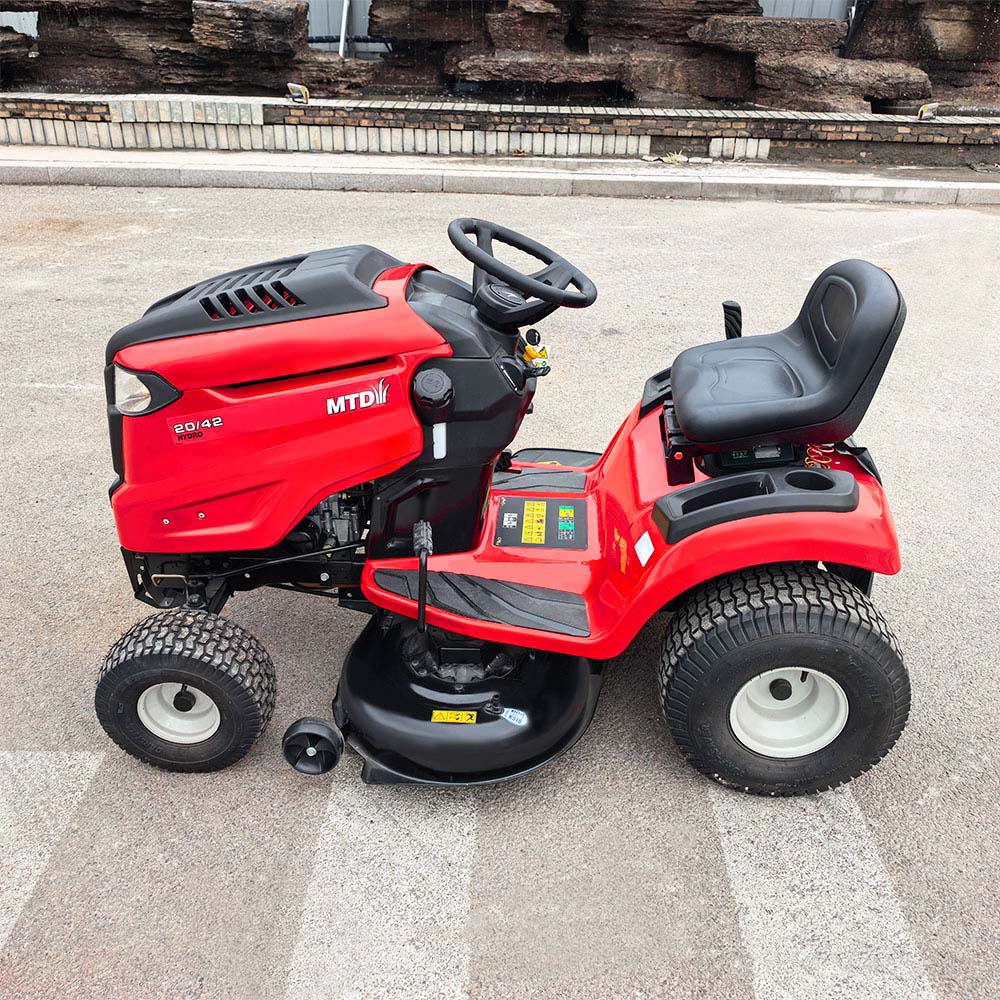 Самоходная газонокосилка