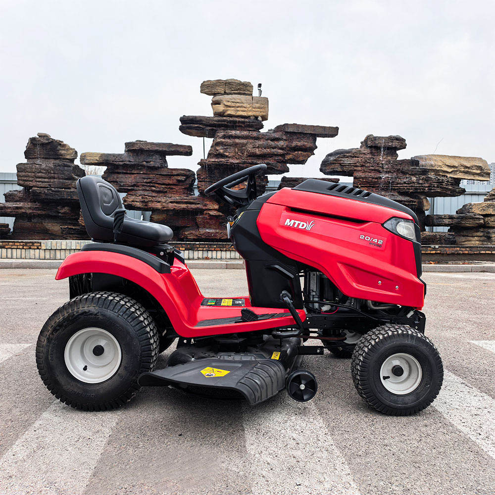 Самоходная газонокосилка