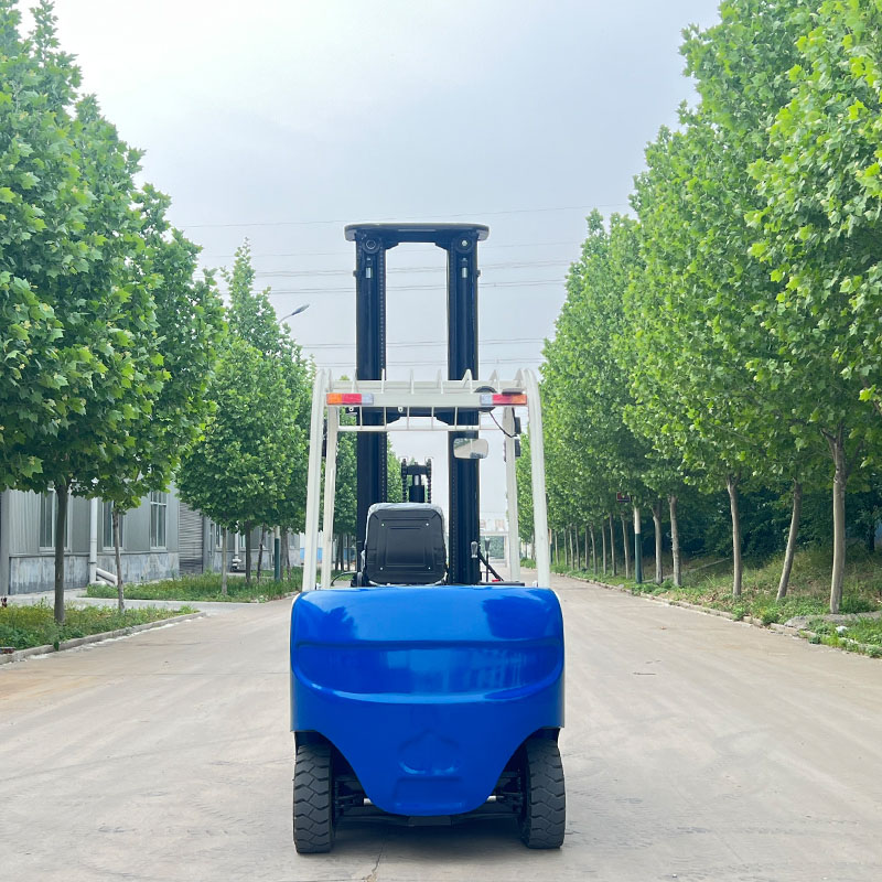 Вилочный погрузчик 1,5 т