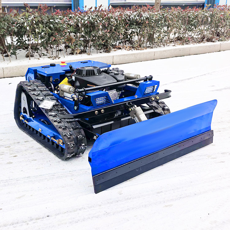 Маленькая газонокосилка