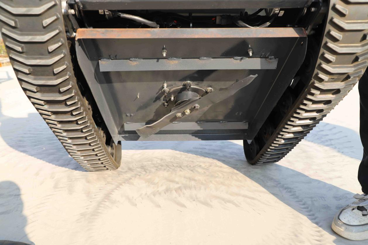 Гусеничная косилка