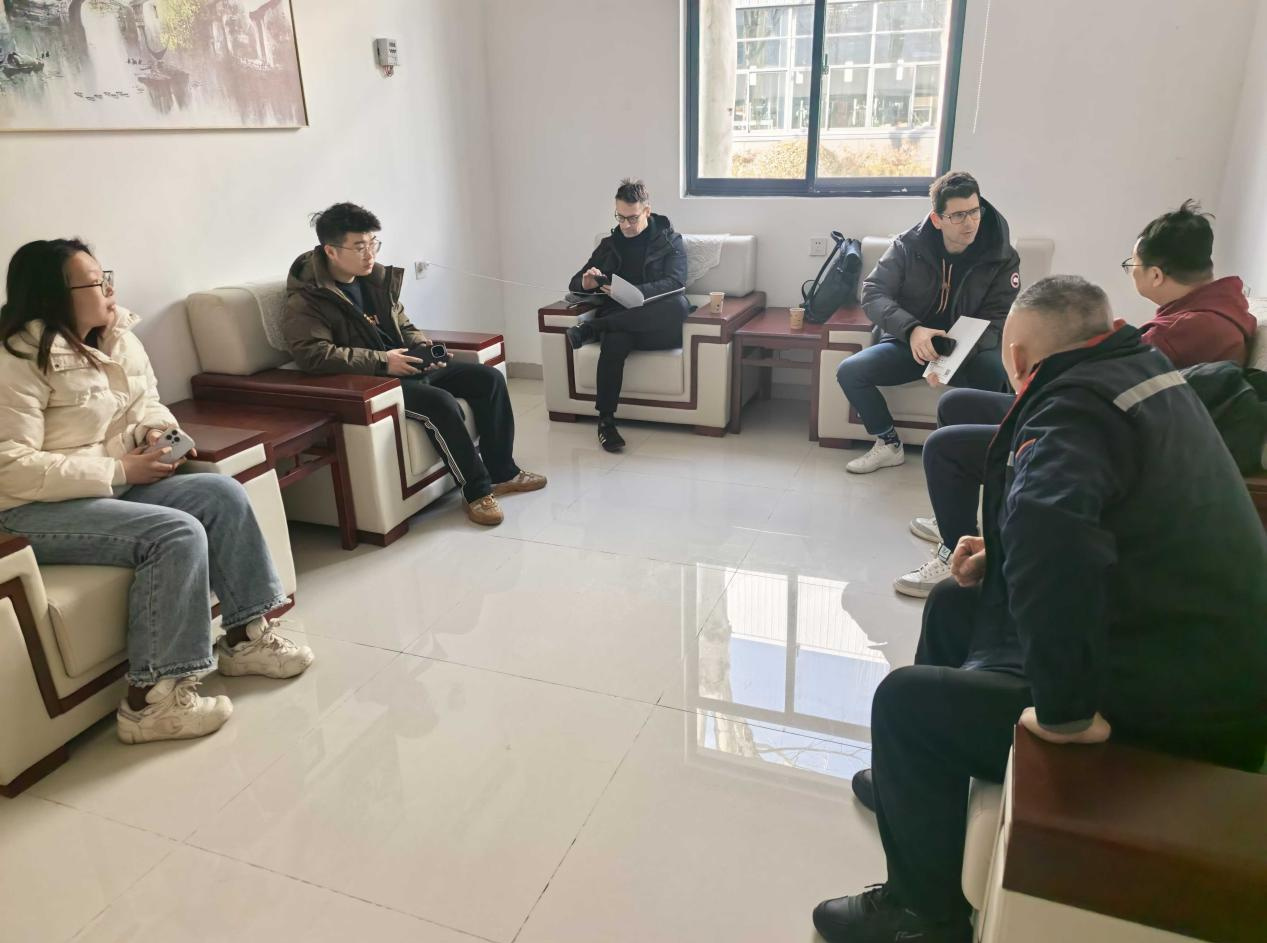 Компания Mower (Shandong) Machinery Co., Ltd. успешно приняла международную делегацию клиентов и углубила глобальное сотрудничество. Компания Mower (Shandong) Machinery Co., Ltd. успешно приняла международную делегацию клиентов и углубила глобальное сотрудничество.