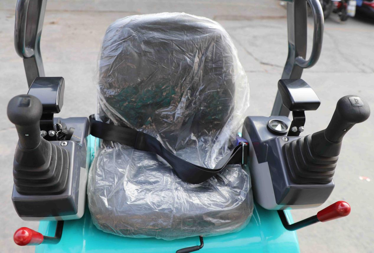 1,2-тонный экскаватор