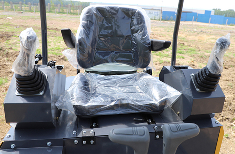 1,7-тонный экскаватор