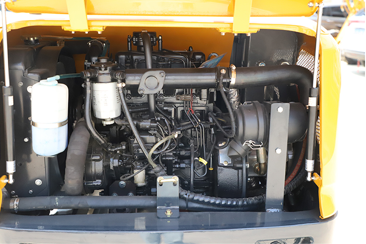 Самый дешевый мини-экскаватор.