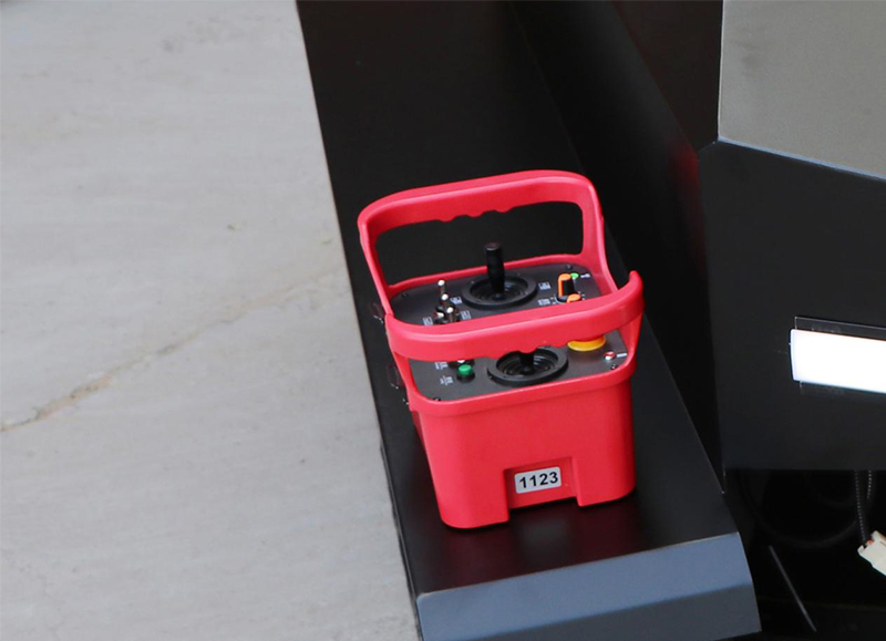 Многоцелевая газонокосилка.jpg