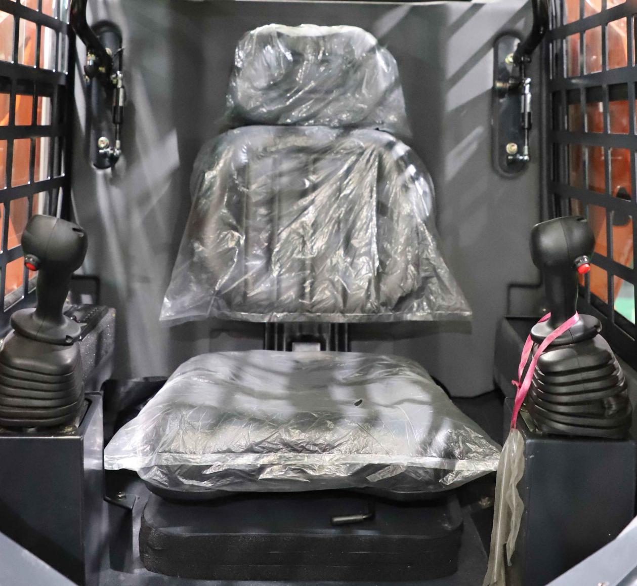 Новый мини-погрузчик New Holland