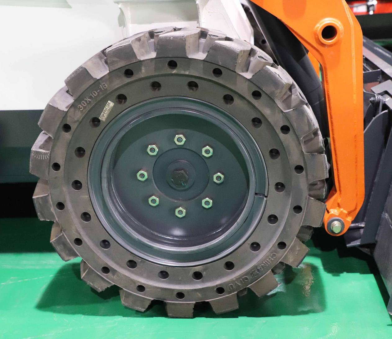 Новый мини-погрузчик New Holland